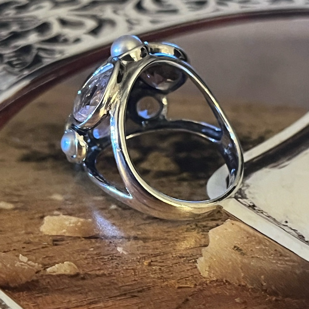 Silpada Sweet Embrace Ring - Picture 2 of 11